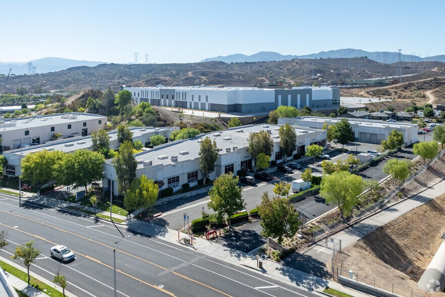 More Photos Of 21182 Centre Pointe Pky, Santa Clarita Warehouse For Lease