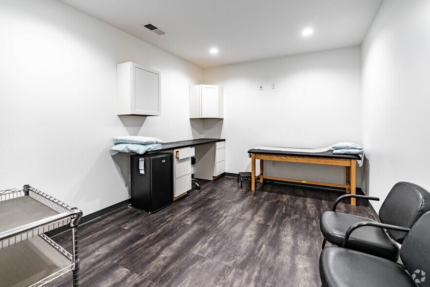 More Photos Of 610 Cave Mill Rd, Bowling Green Medical For Lease