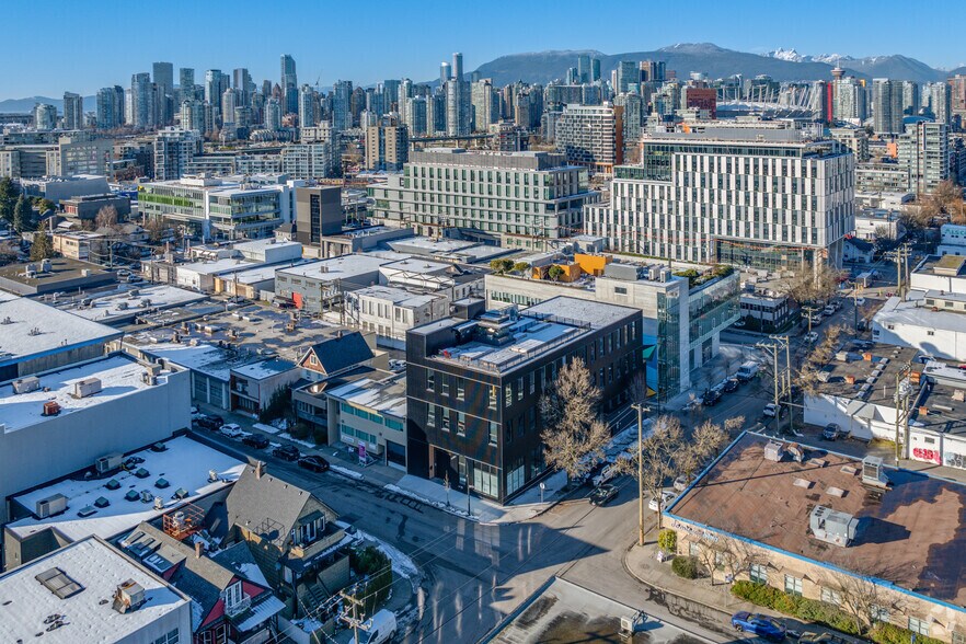 More Photos Of 103 6th Av W, Vancouver Showroom For Sale