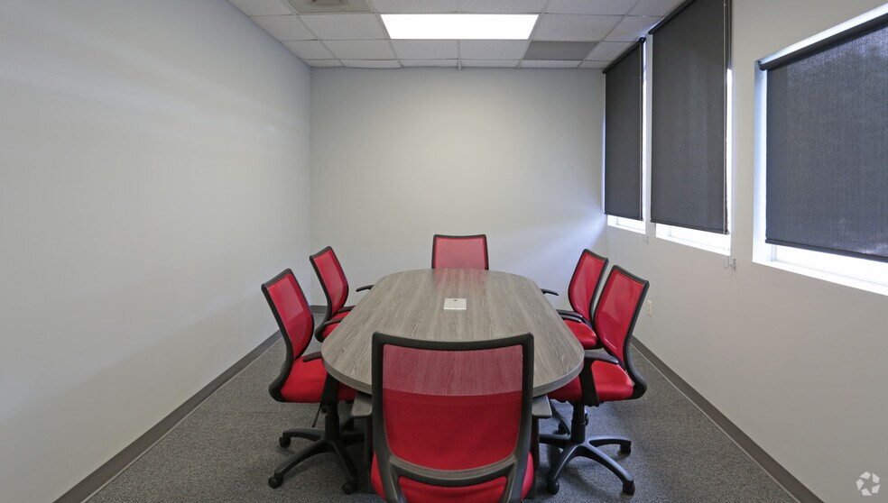 More Photos Of 4237 Salisbury Rd, Jacksonville Unknown For Lease