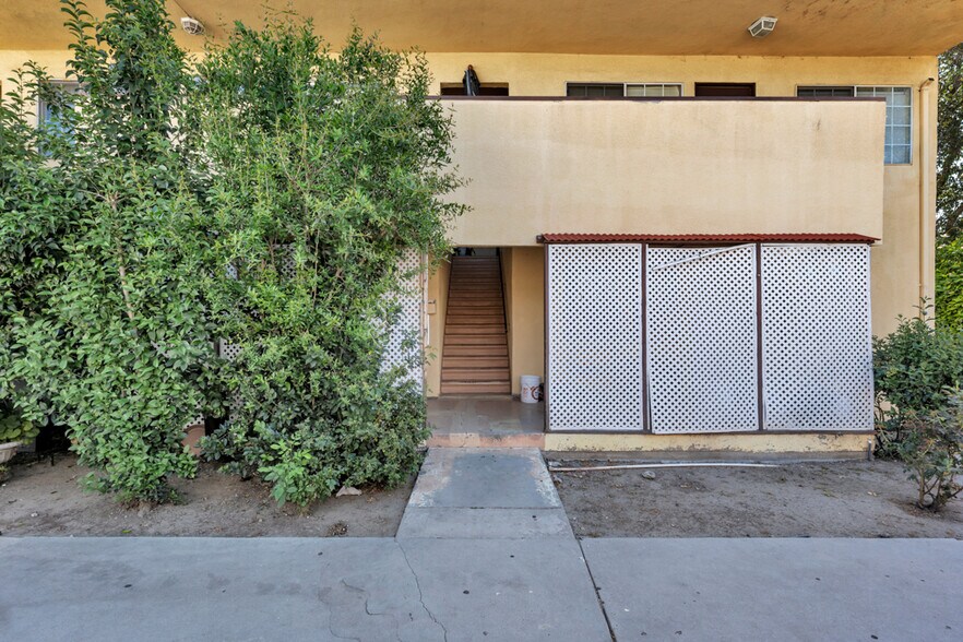 More Photos Of 17945 Roscoe Blvd, Northridge Apartments For Sale