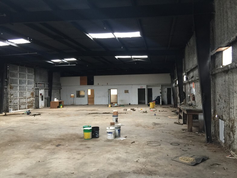 More Photos Of 2895 E US Highway 80, Abilene Warehouse For Lease