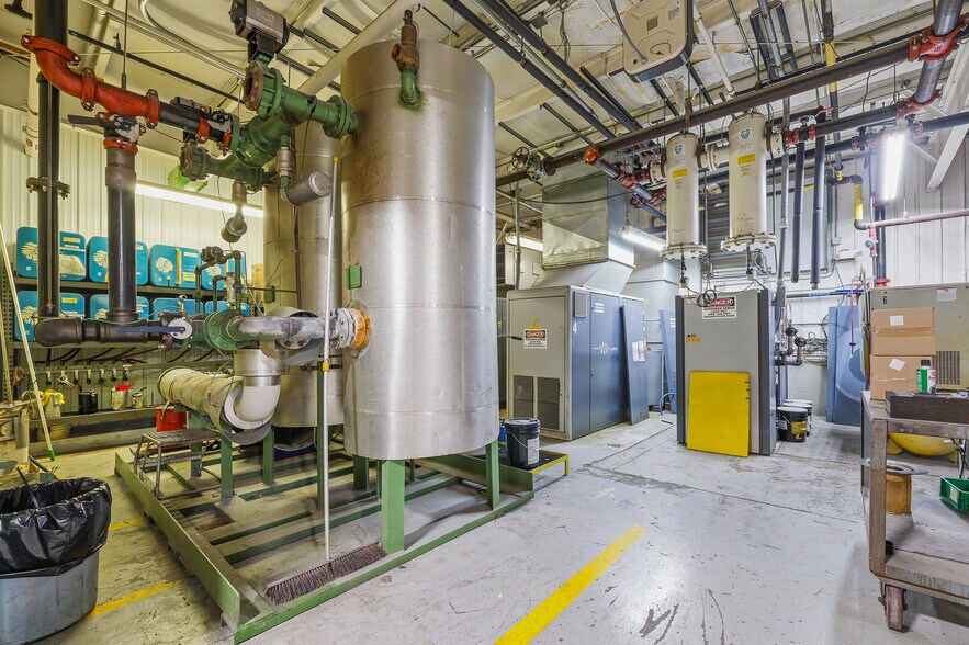 More Photos Of 100 Creative Way, Ripon Manufacturing For Sale