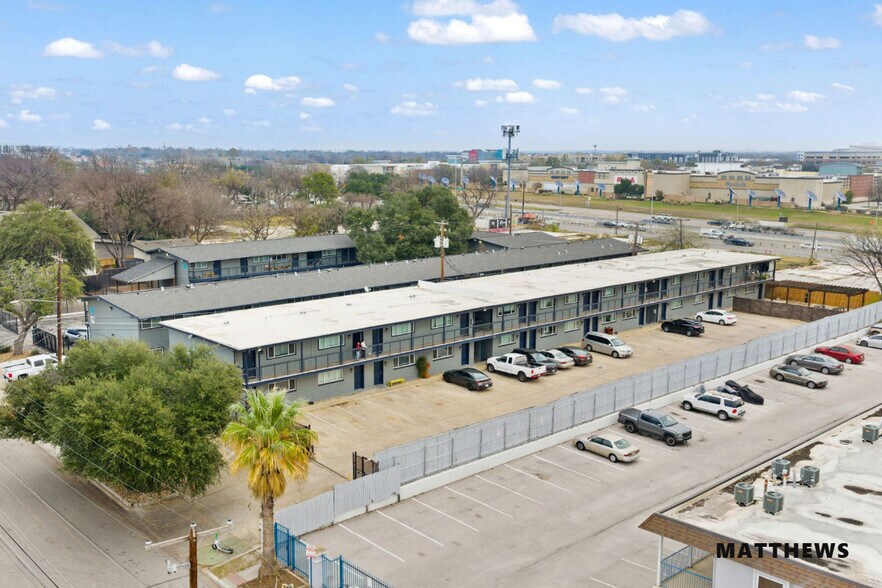 More Photos Of 4719 Harmon Ave, Austin Apartments For Sale