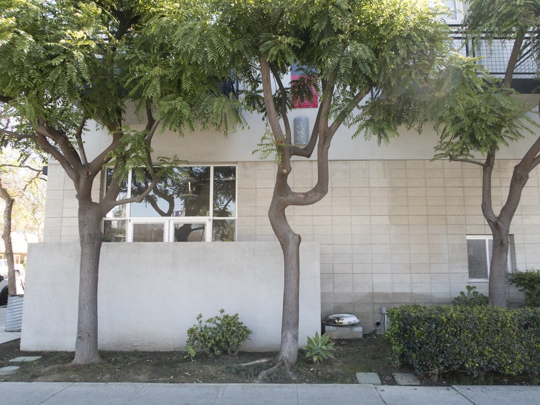 More Photos Of 820-834 E 4th St, Long Beach Storefront Retail Office For Sale