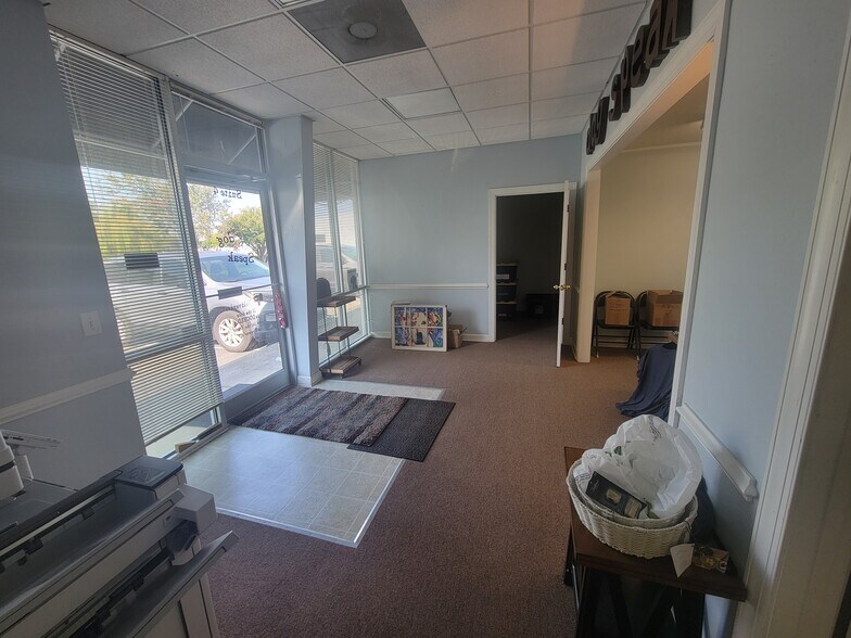 More Photos Of 6600 Windmill Way, Wilmington Industrial For Lease