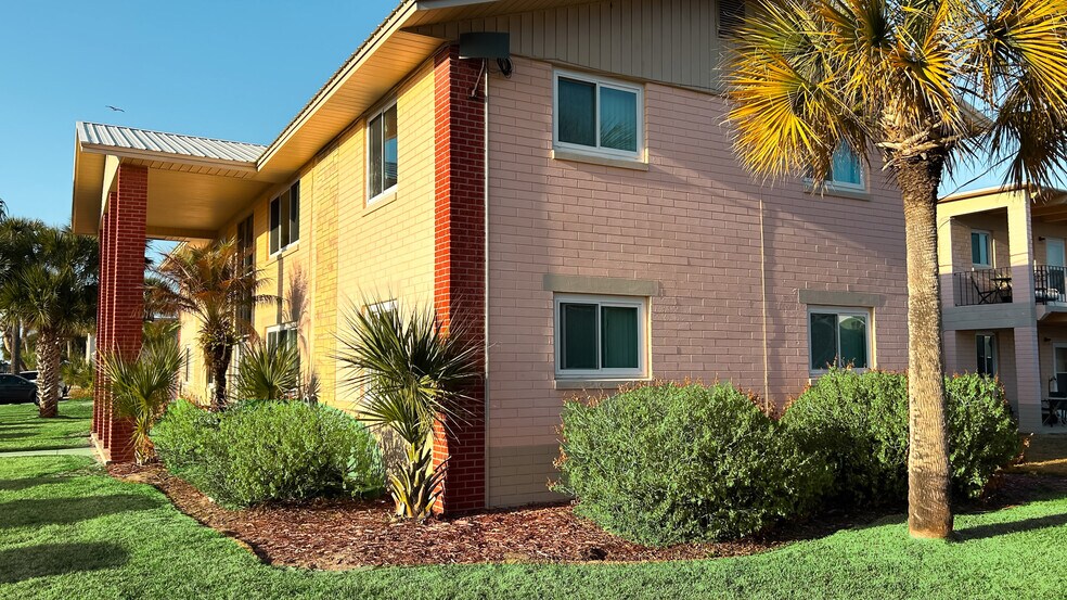 More Photos Of 320 N 3rd St, Flagler Beach Apartments For Sale