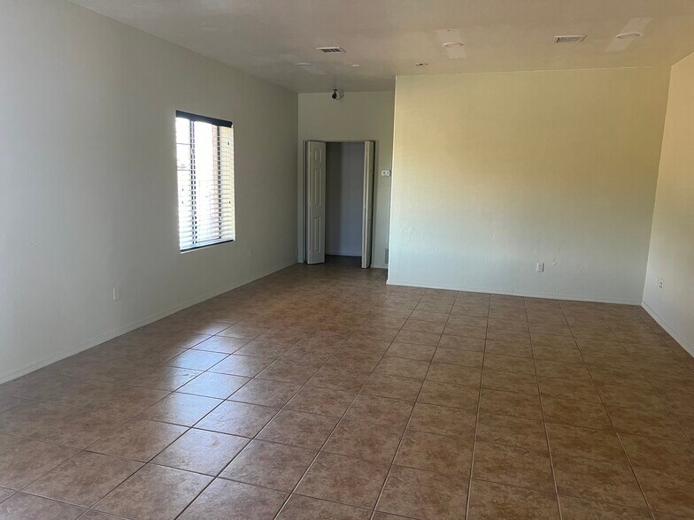 More Photos Of 1157 Circulo Mercado, Nogales Medical For Sale