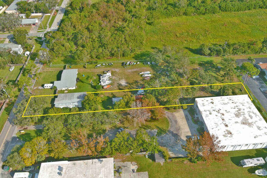 More Photos Of 426 S Plumosa St, Merritt Island General Retail For Sale