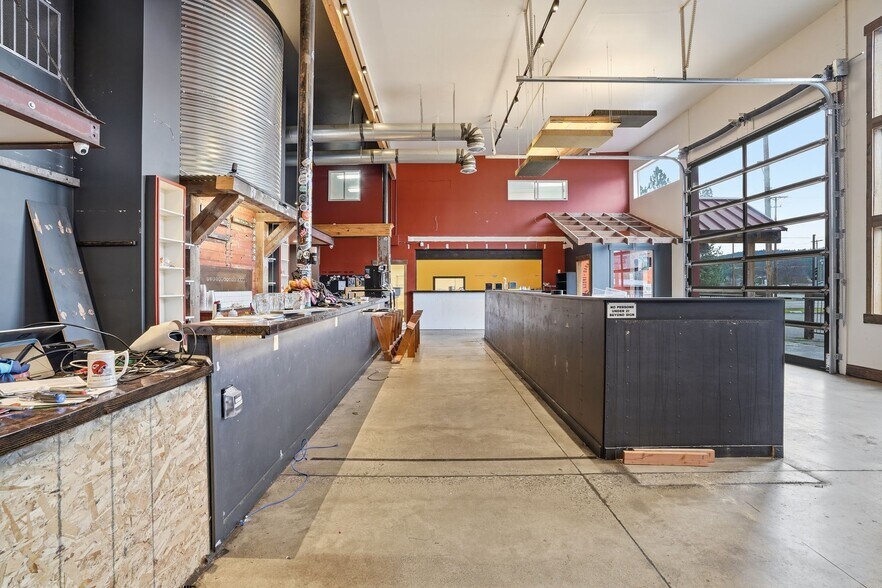 More Photos Of 4110 S Bowdish Rd, Spokane Flex For Sale