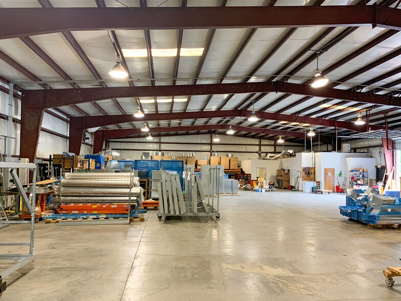 More Photos Of 7421 W Spartan Blvd, Charleston Warehouse For Lease