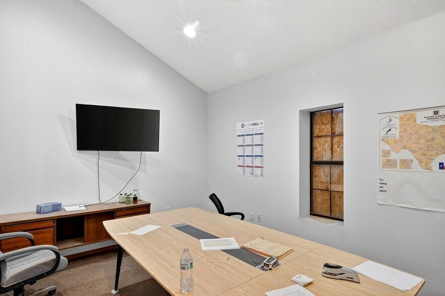 More Photos Of 8316 W I-20, Midland Warehouse For Sale