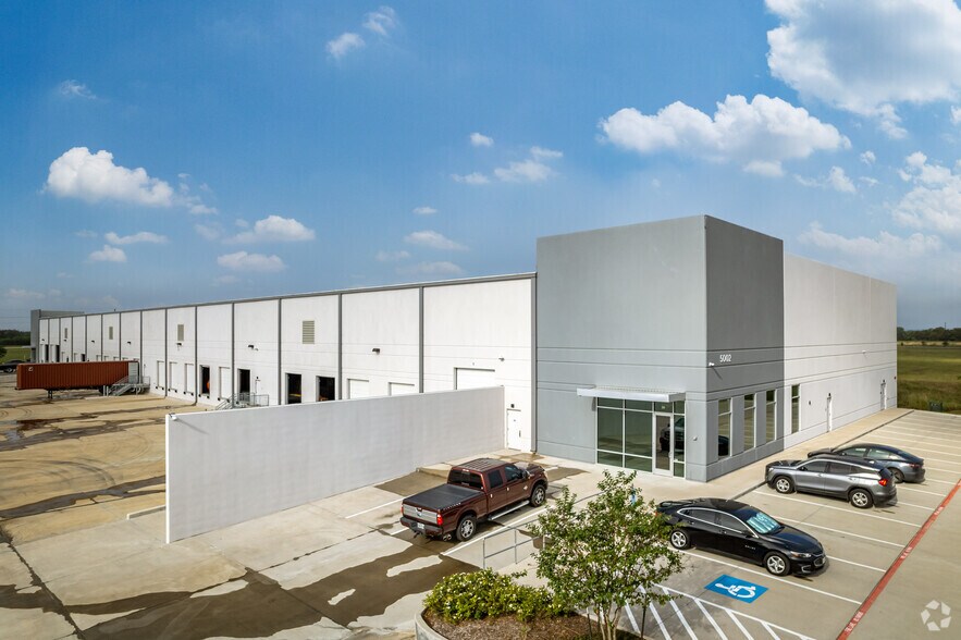 More Photos Of 5002 Business Park Dr, Rosenberg Unknown For Lease