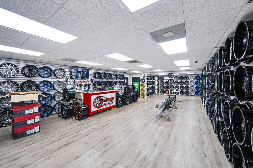 More Photos Of 2422 N Military Trl, West Palm Beach Warehouse For Sale