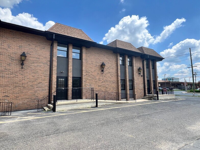 More Photos Of 109 E Laurel Rd, Stratford Medical For Lease