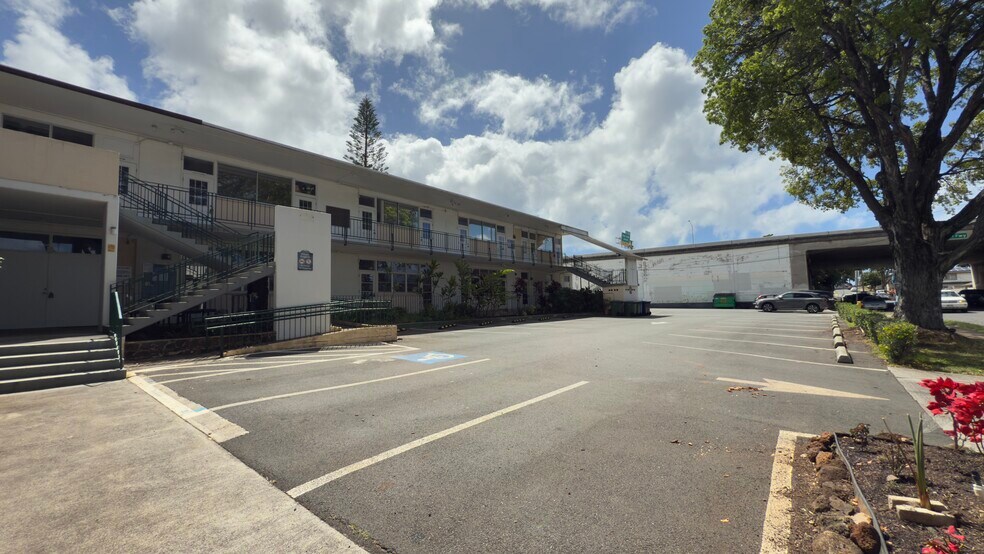 More Photos Of 1041 10th Ave, Honolulu Religious Facility For Lease