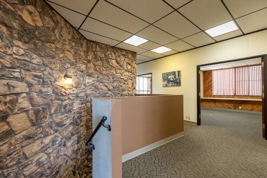 More Photos Of 1249 E Ridgecrest Blvd, Ridgecrest Office For Sale