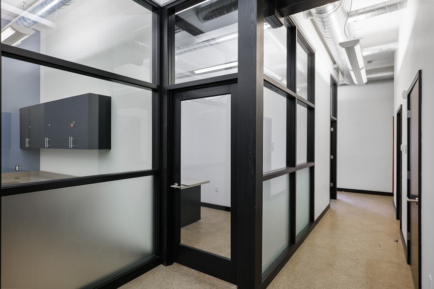 More Photos Of 1122 Rogers St, Louisville Police Fire Station For Sale