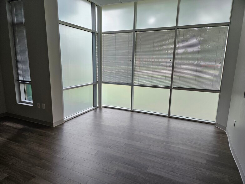 More Photos Of 411 Lantern Bend Dr, Houston Medical For Lease