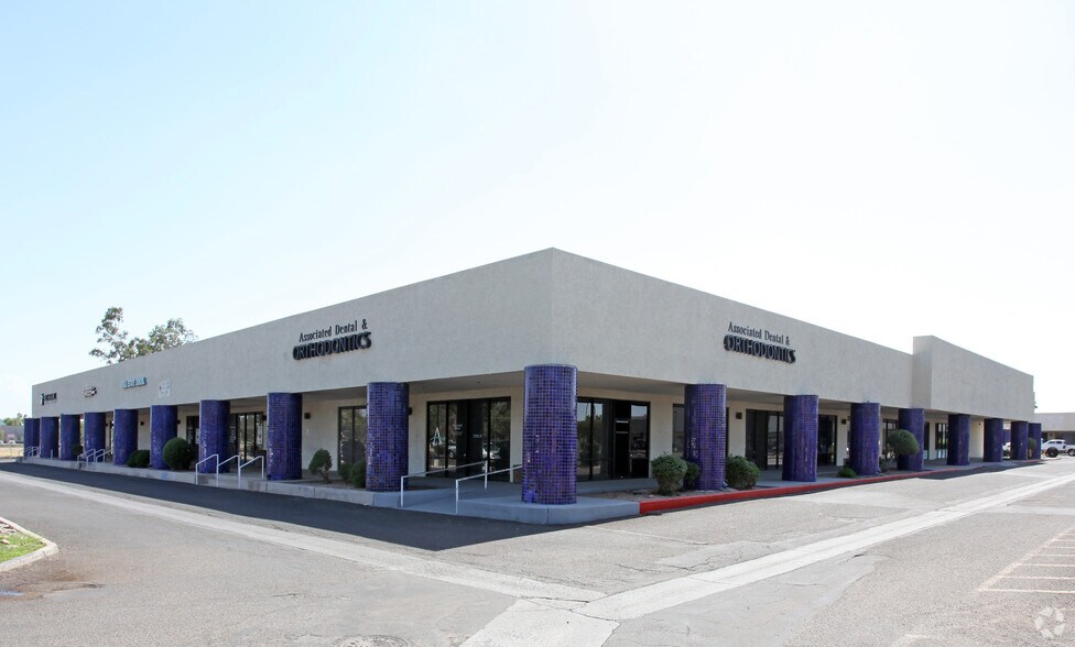 Primary Photo Of 5905-5951 W Bell Rd, Glendale Unknown For Lease