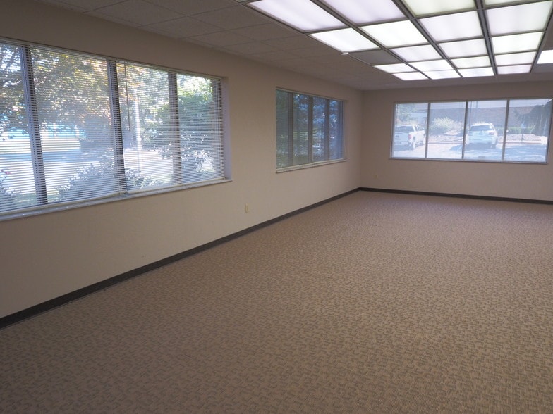 More Photos Of 7750 S Madison Ave, Indianapolis Medical For Lease