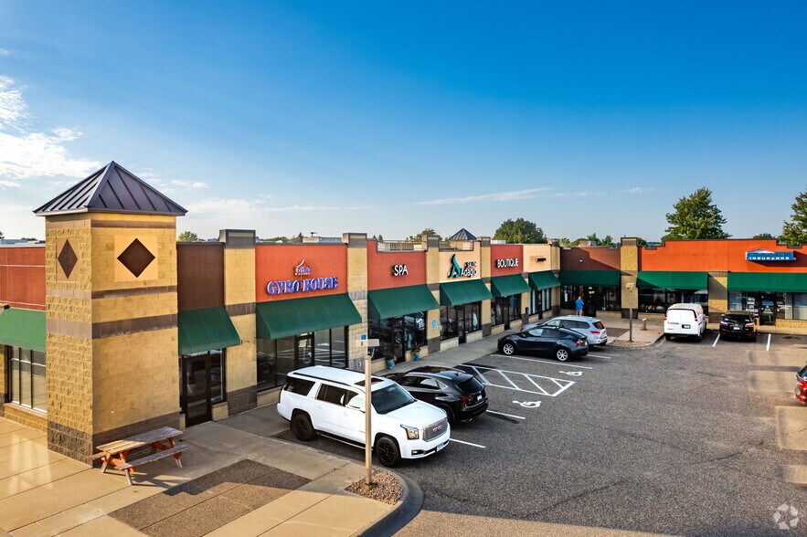 More Photos Of 14165 James Rd, Rogers General Retail For Lease