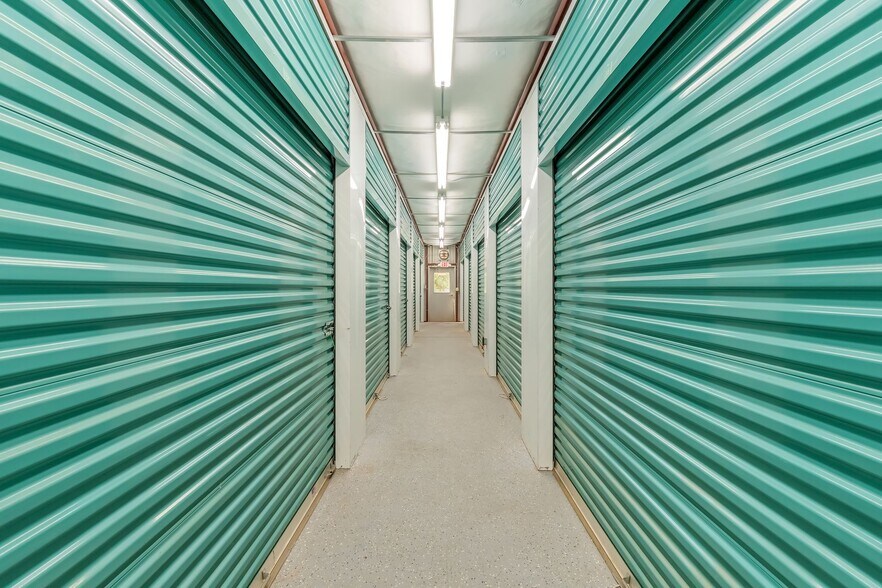 More Photos Of 126 Huddleston Rd, Peachtree City Self Storage For Sale