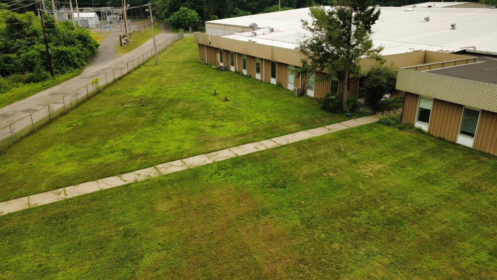 More Photos Of 24 Spring St, Florence Warehouse For Sale