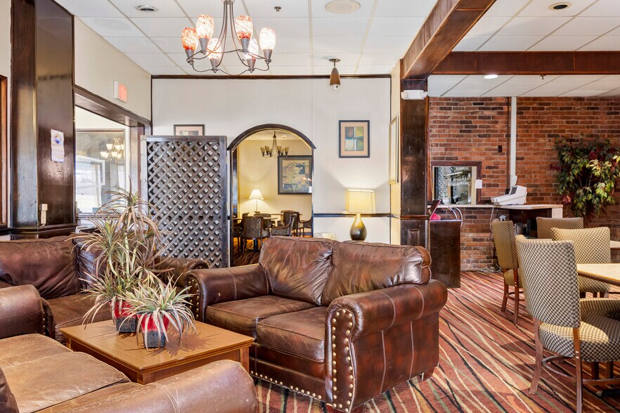 More Photos Of 3 Watervliet Avenue Ext, Albany Hotel For Sale