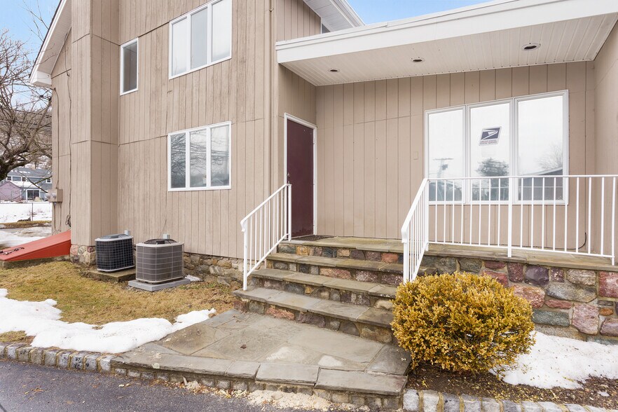 More Photos Of 328 Green Pond Rd, Hibernia Office Residential For Lease