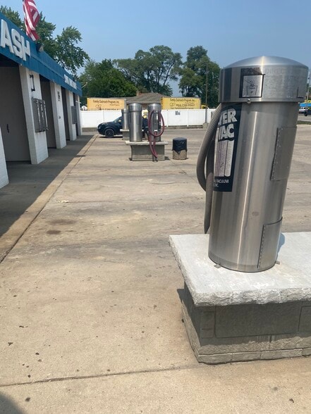 More Photos Of 2217 Plainfield Rd, Crest Hill Carwash For Sale