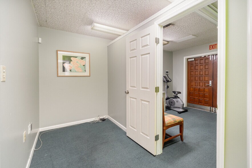 More Photos Of 6005 Silver Star Rd, Orlando Medical For Sale