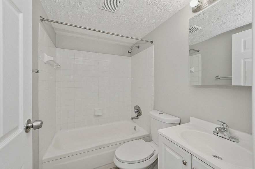 More Photos Of 2301 Salvador St, Cincinnati Apartments For Sale
