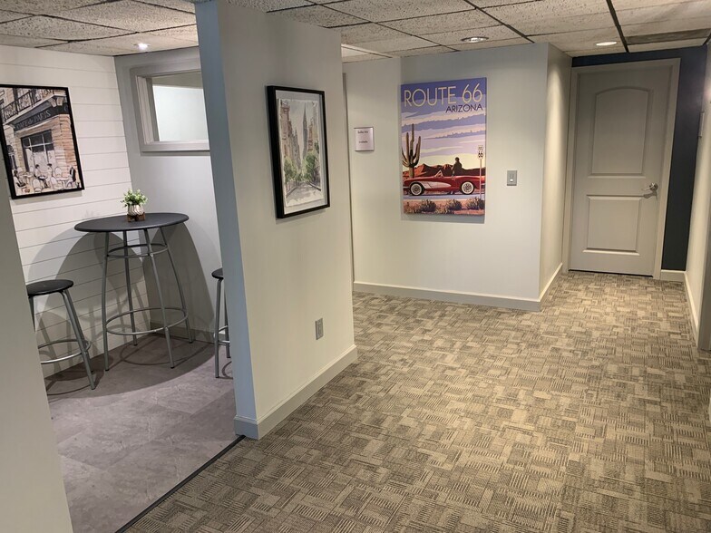 More Photos Of 5702 Elaine Dr, Rockford Unknown For Lease