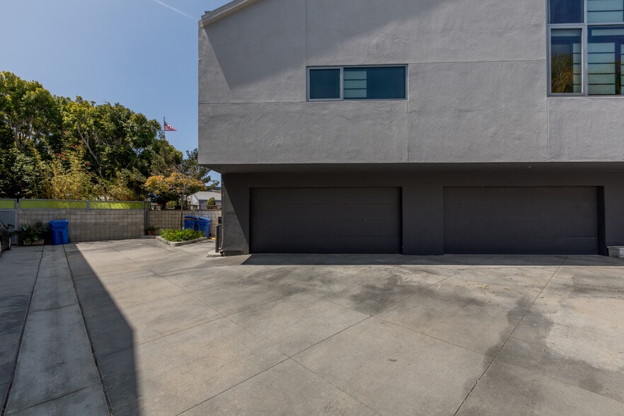 More Photos Of 2100 Abbot Kinney Blvd, Venice Office For Lease