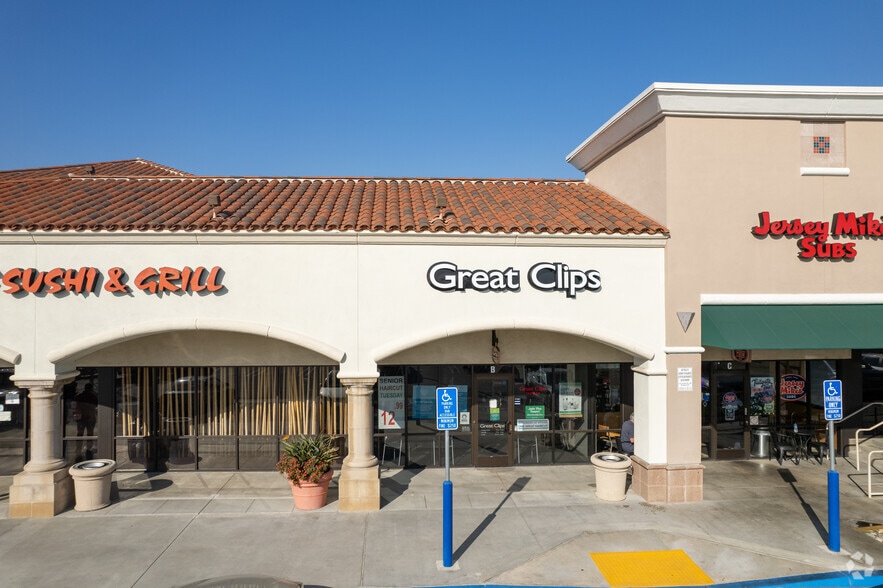 More Photos Of 600-732 N Rose Dr, Placentia General Retail For Lease