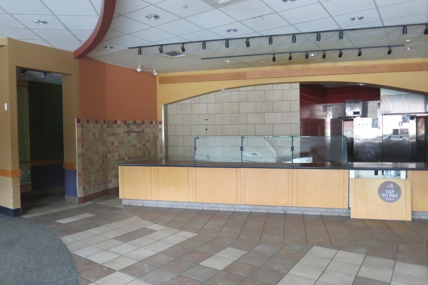 More Photos Of 1901 Hamilton Blvd, Sioux City General Retail For Sale