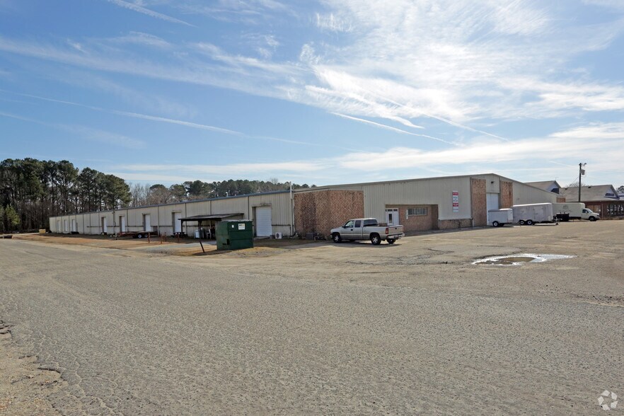 More Photos Of 1517 S Brightleaf Blvd, Smithfield Warehouse For Sale