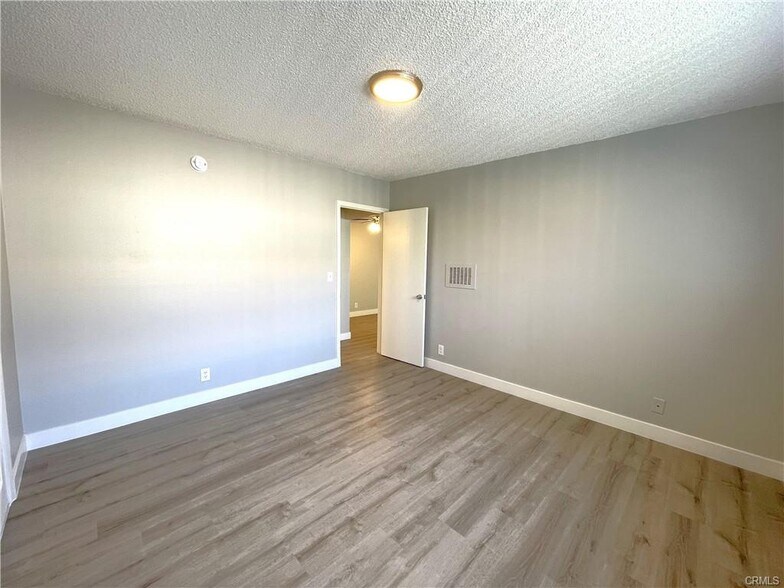 More Photos Of 13717 Chadron Ave, Hawthorne Apartments For Sale