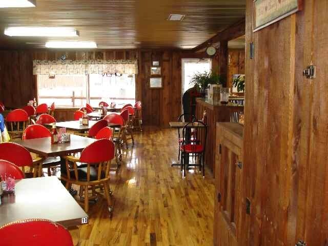 More Photos Of 1502 W Main, Honey Grove General Retail For Sale