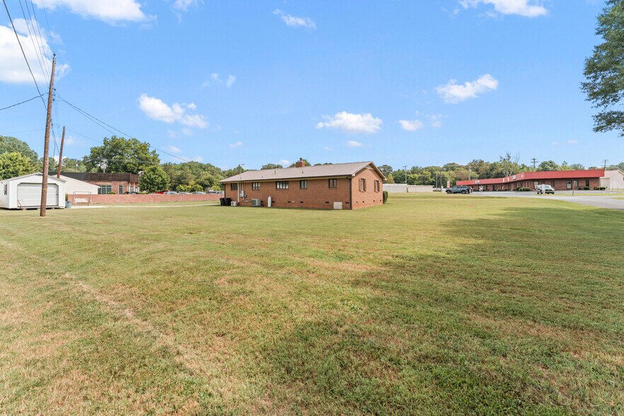 More Photos Of 128 Killian Farm Rd, Stanley Medical For Lease