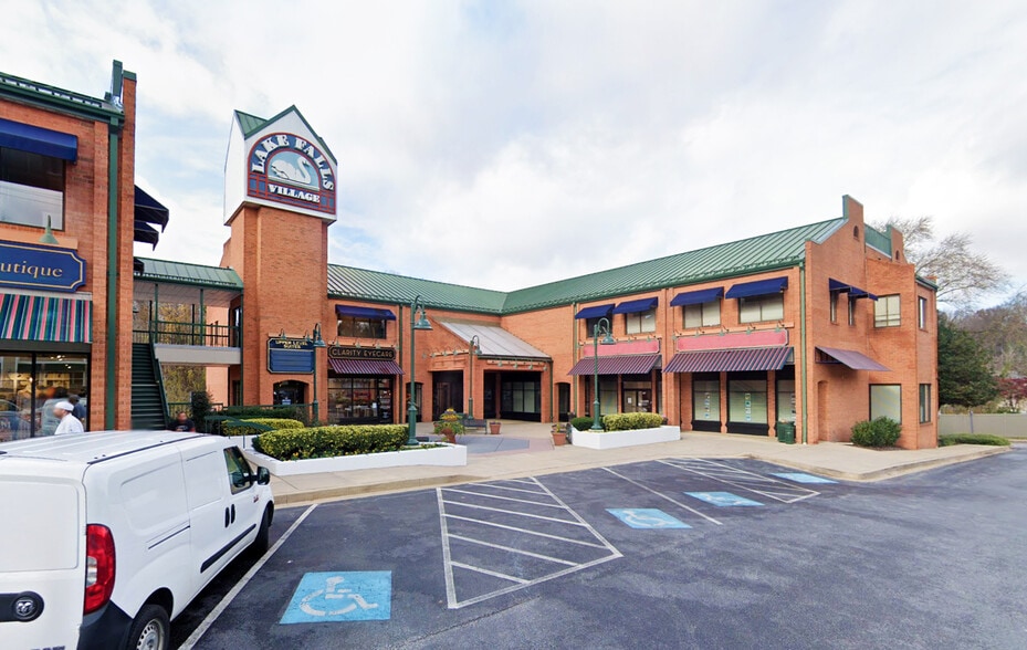 More Photos Of 6080 Falls Rd, Baltimore General Retail For Lease