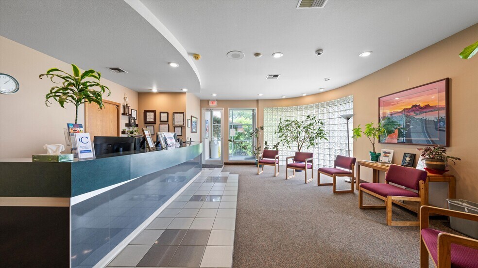 More Photos Of 3807 W Court St, Pasco Office For Sale