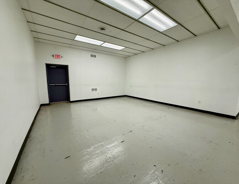 More Photos Of 1298 Spruce St, Easton Light Manufacturing For Lease