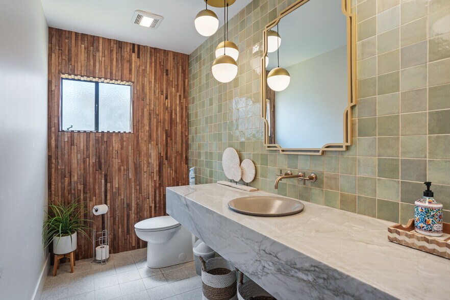 More Photos Of 1105-1107 S Coast Hwy, Oceanside Storefront Retail Office For Lease