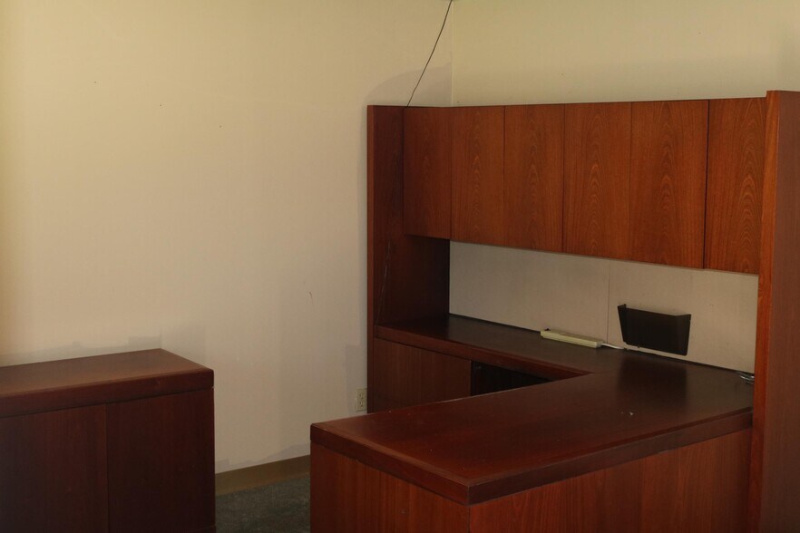 More Photos Of 5133 Troup Hwy, Tyler Warehouse For Lease