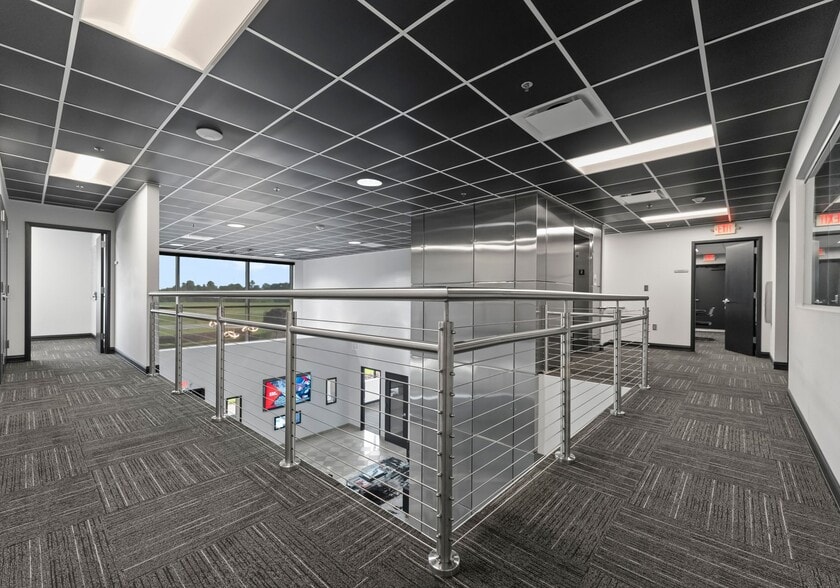 More Photos Of 258 Aviation Dr, Statesville Warehouse For Sale