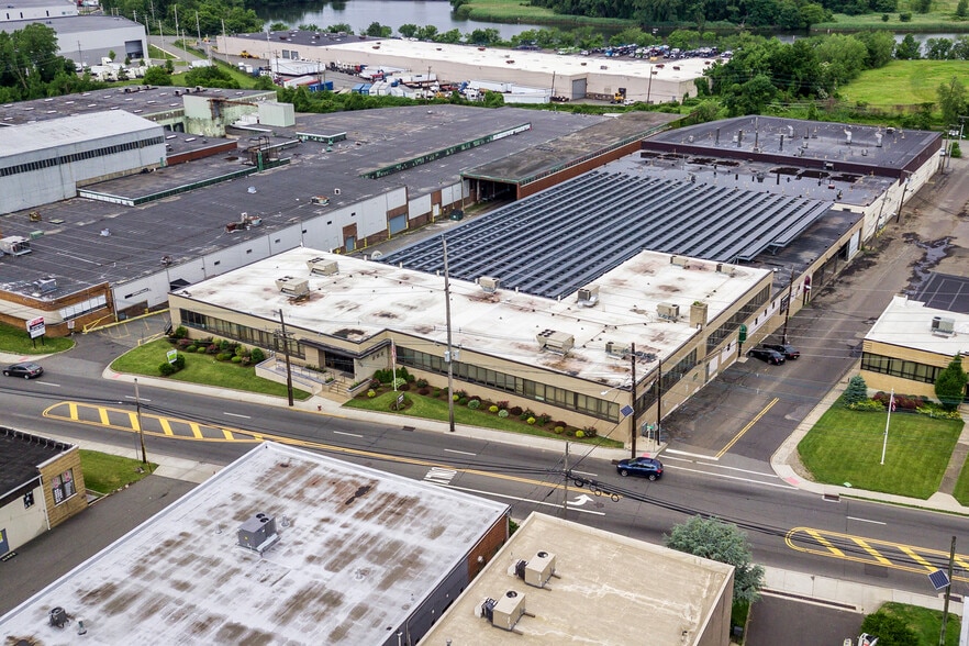 More Photos Of 1050 Slocum Ave, Ridgefield Warehouse For Lease