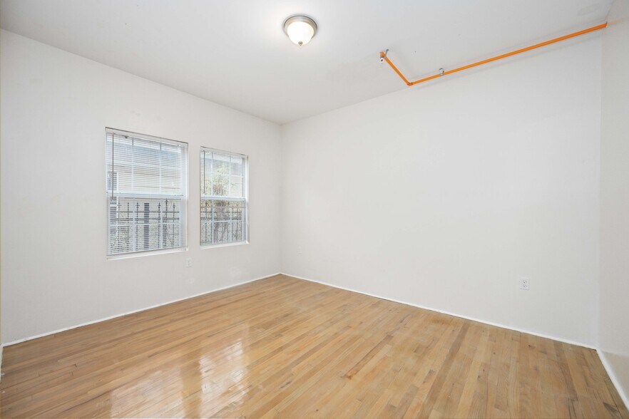 More Photos Of 2602 Isabella St, Houston Apartments For Sale