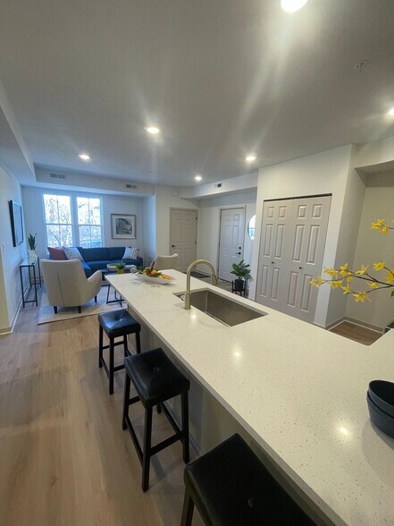 More Photos Of 814 6th St SE, Minneapolis Apartments For Sale